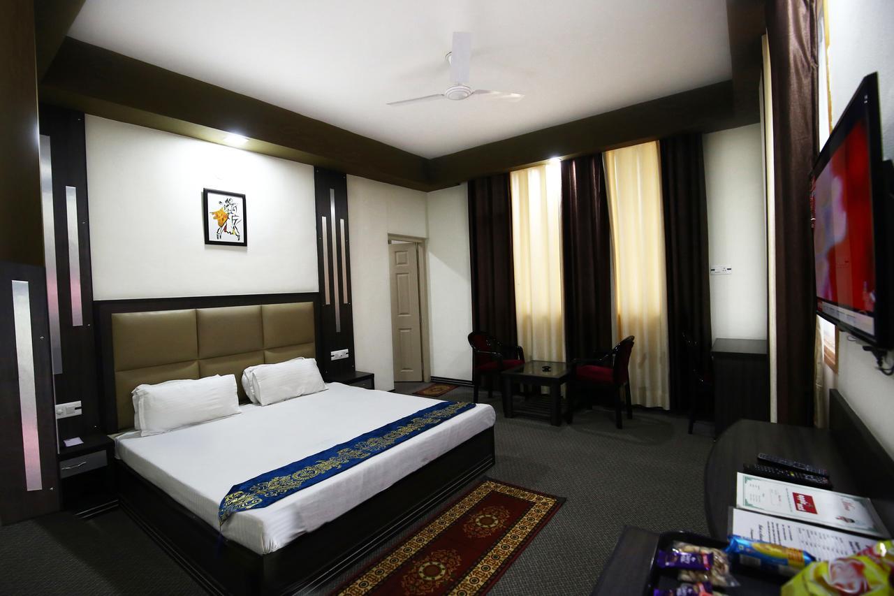 Hotels Apple Nest - Former Lemon Tree Hotel Manāli Buitenkant foto