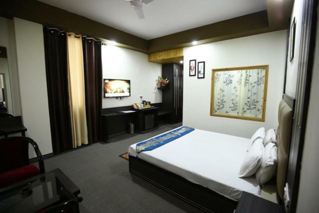 Hotels Apple Nest - Former Lemon Tree Hotel Manāli Buitenkant foto